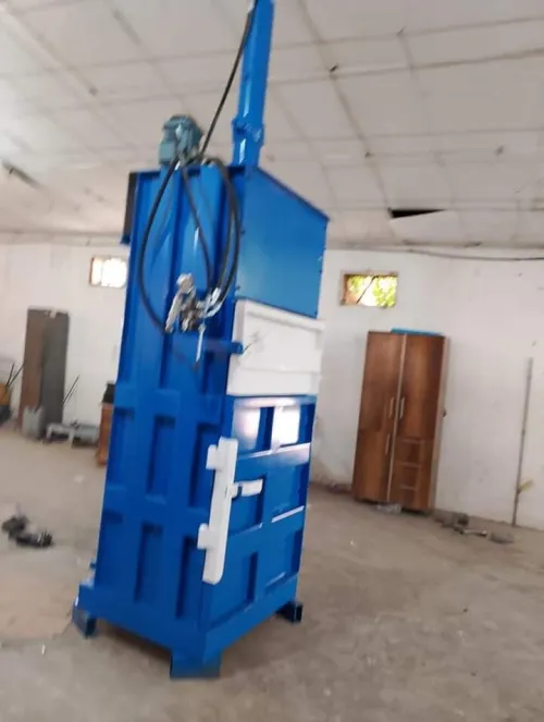 Press hydrauliques pour le plastique carton et cannette 