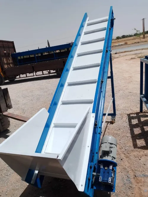 tapis convoyeur des  matériaux de 4 mètre 