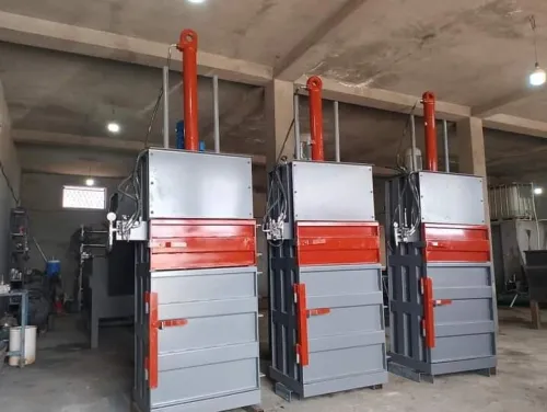 Press hydrauliques pour le plastique carton et cannette 
