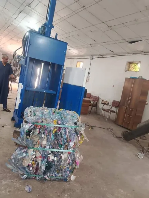 Press hydrauliques pour le plastique carton et cannette 