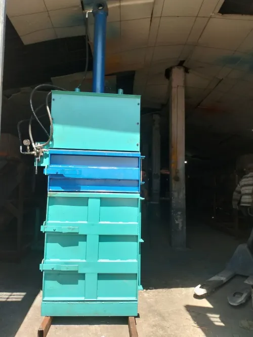 ألات ضغط البلاستيك و الكرطون بمختلف الاحجام ا