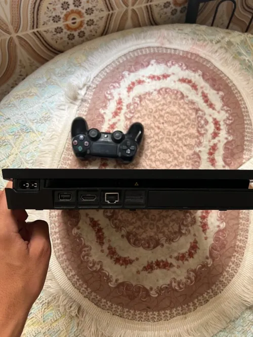 Playstation 4 Slim 