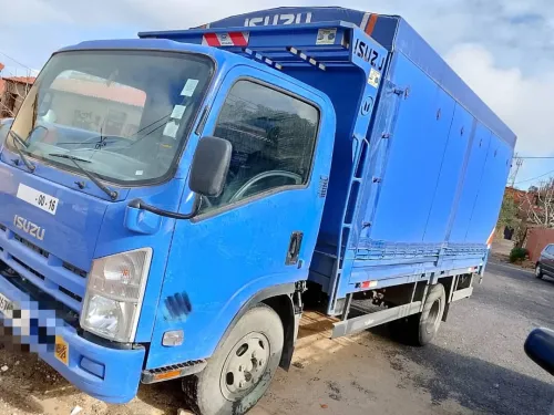 ISUZI NPR71 2014