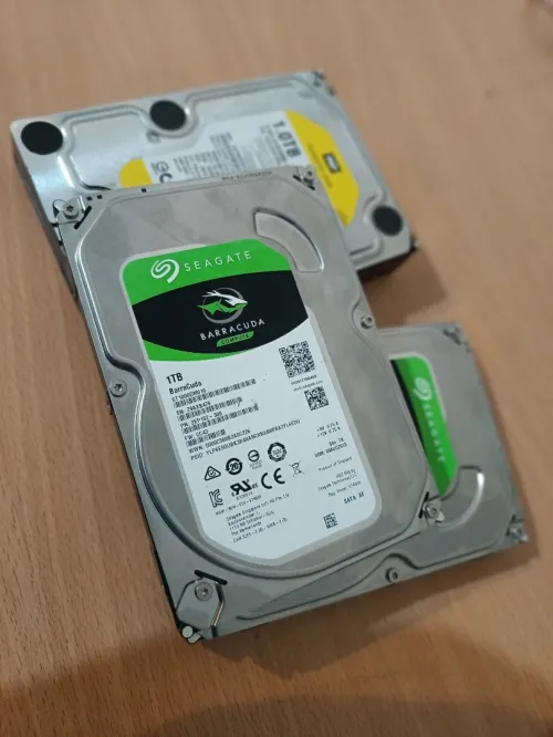 Disque Dure 1TB 3.5  (03 unités)
