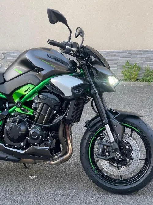 Kawasaki Z-900 2025