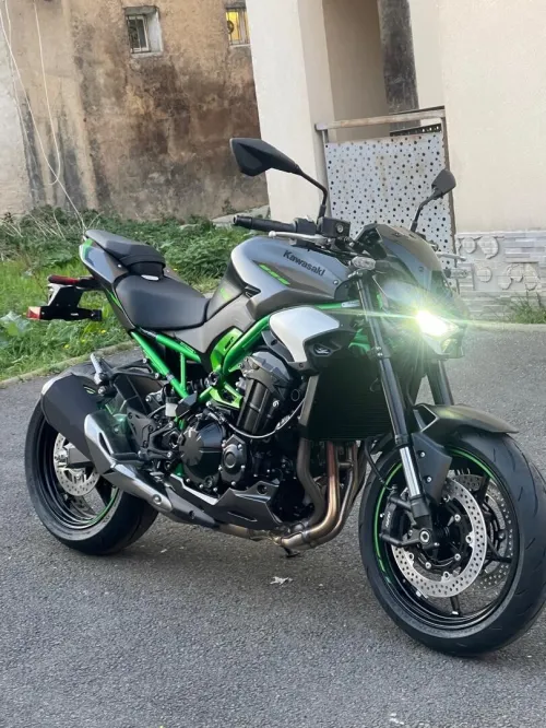 Kawasaki Z-900 2025