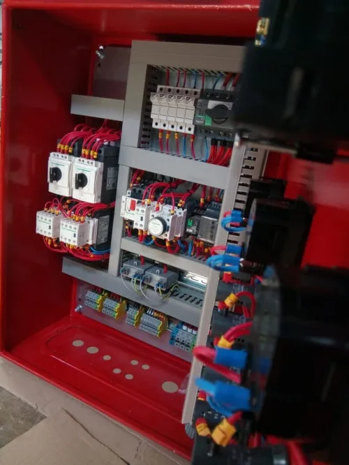 Câblage des armoires électriques sur commande / maintenance et mise en service