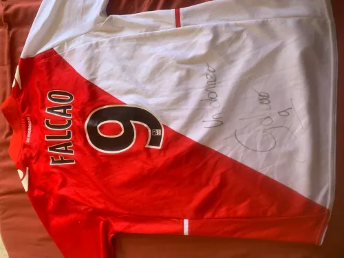 Maillot à domicile de l'ASMonaco saison 2012-2013 porté et signé par Radamel Falcao lui-même !