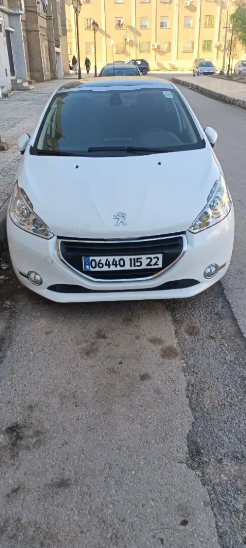 Peugeot 208 2015 Allure