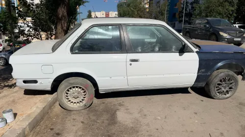 BMW Série 3 1983 E30 coupe 2p
