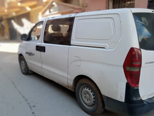 Hyundai H1 HYANDAI H 1 6 PLACES 2012