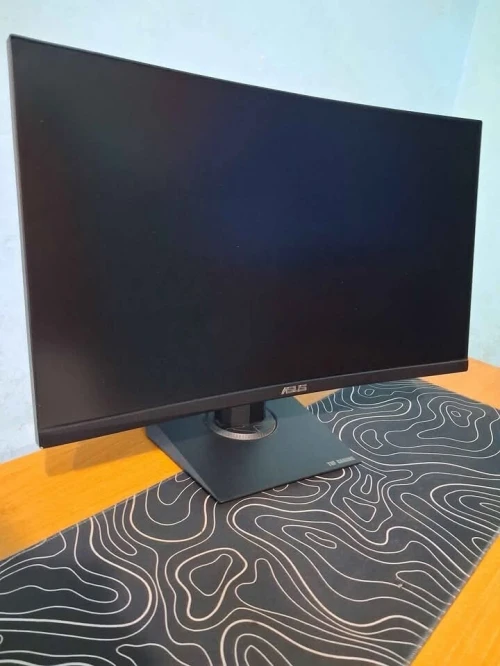 Ecran asus curved avec sa boite
