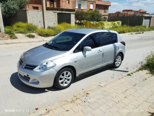 Nissan Tiida 5 portes 2009 