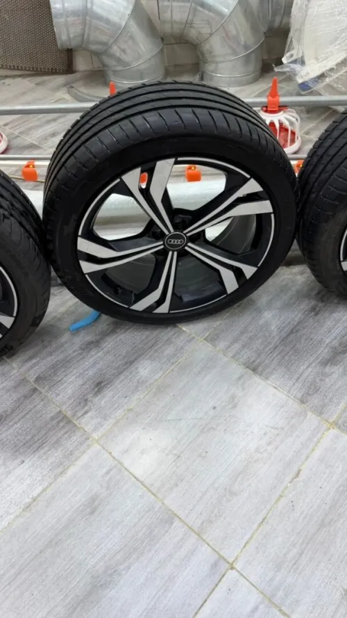 4 Jantes audi Q3 neuf avec pneus Bridgestone