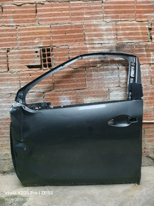 Porte 208 coté chauffeur