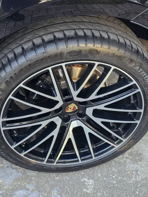 Porsche Macan 2023 Edition black