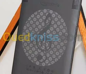  GRAVURE ET DE DÉCOUPE AU LASER