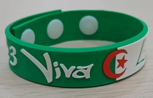Porte clé forme joueur + bracelet 123 viva L'Algerie + flash disque drapeau
