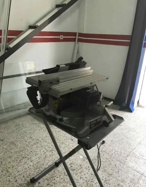 atelier de menuiserie d'aluminium et PVC