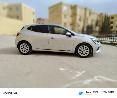 Renault Clio 5 2021 Intounc plis
