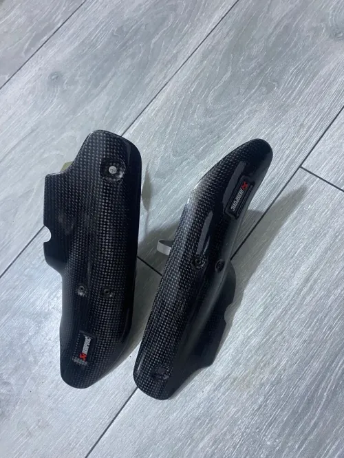 Cache pot akrapovitc bmw gs 1250