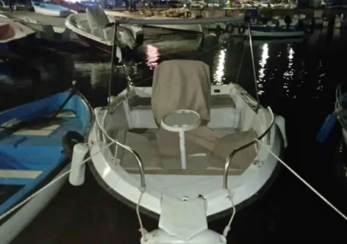 Bateau de plaisance et de pêche