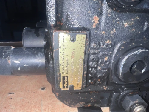 Distributeur hydraulique Parker F130CF pour grue