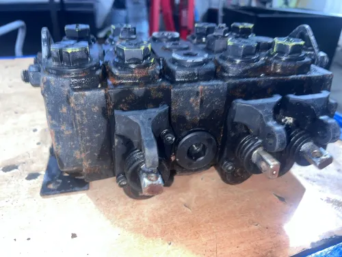 Distributeur hydraulique Parker F130CF pour grue