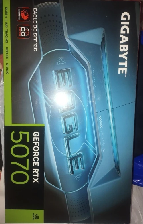 Carte graphique GIGABYTE GEFORCE RTX 5070 GAMING SFF 12G EAGLE