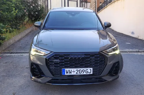 Audi Q3 2023 S line Black édition