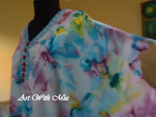 Robe caftan tissu peint à la main