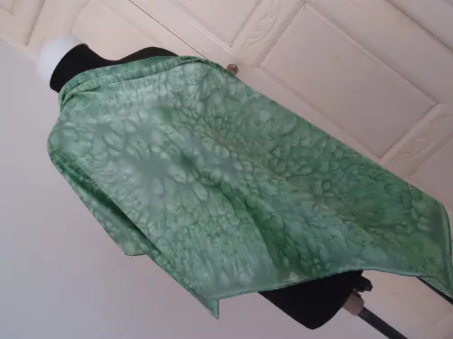 Foulard en soie peint à la main