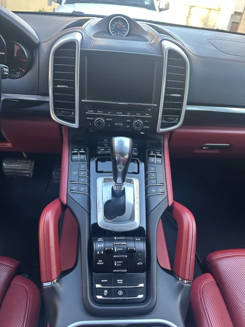 Porsche Cayenne 2017 Platinum edition