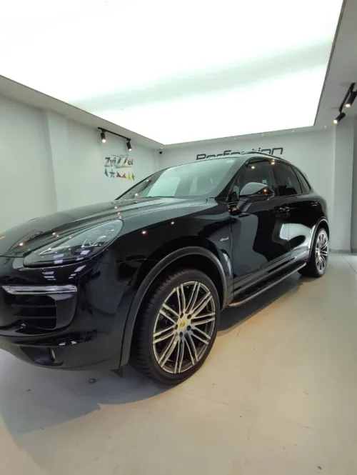 Porsche Cayenne 2017 Platinum edition