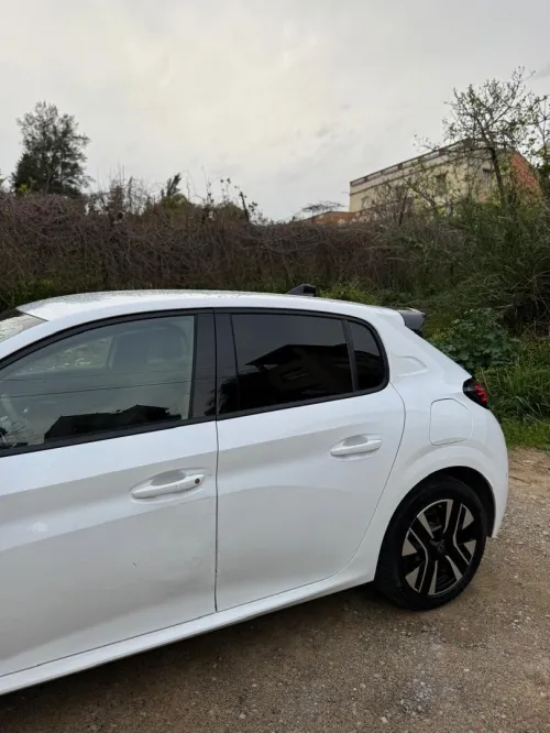 Peugeot 208 2025 Hybrid