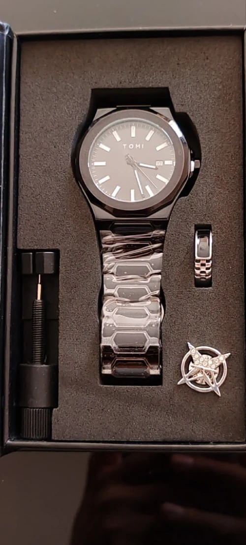 Montre TOMI