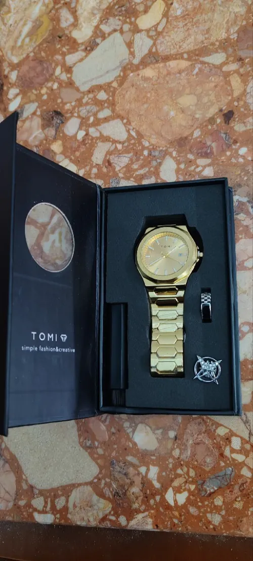 Montre TOMI