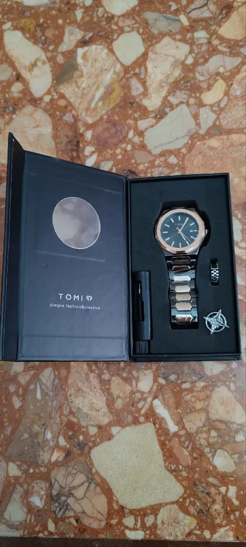 Montre TOMI
