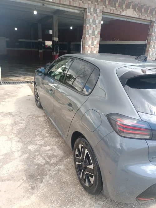 Peugeot 208 2024 Allure Pack
