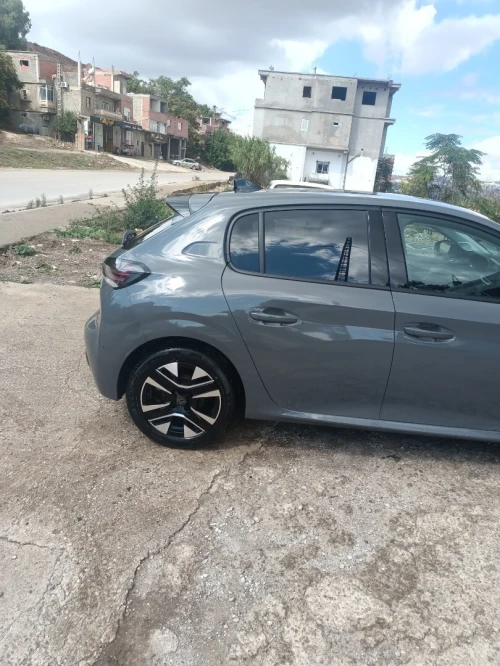Peugeot 208 2024 Allure Pack