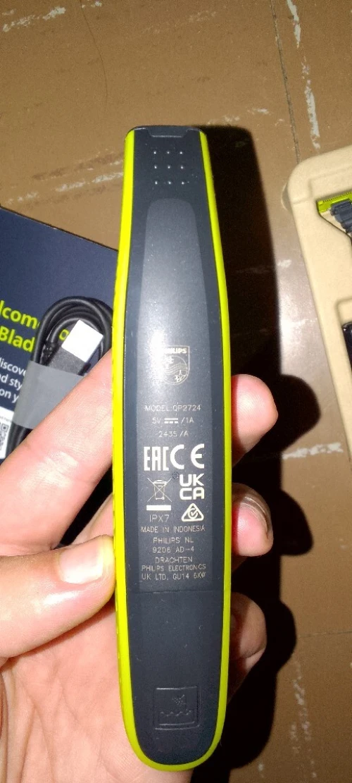 Philips one blade original caba/ماكينة الحلاقة وان بلايد للمناطق الحساسة 