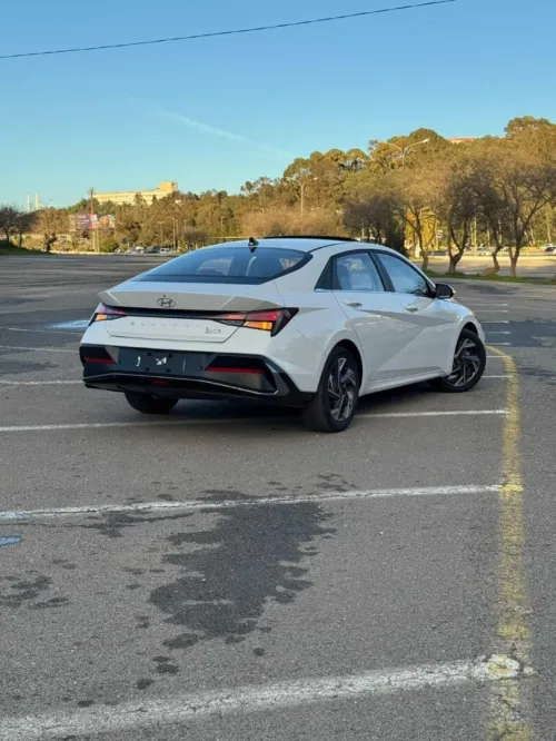 Hyundai Elantra 2025 