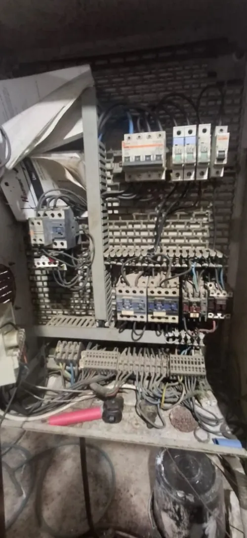 Machine extrusions doubles vices