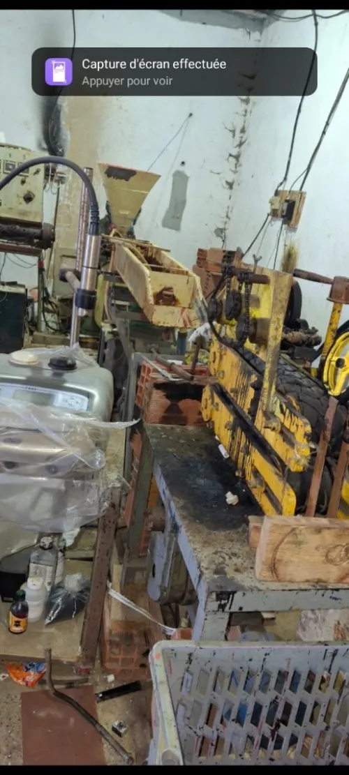 Machine extrusions doubles vices