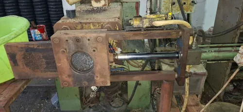 Machine extrusions doubles vices