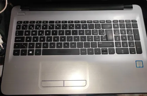 Pc HP ( CPU I5 6GEN, RAM 8GB DISQUE DUR 1TB HDD)