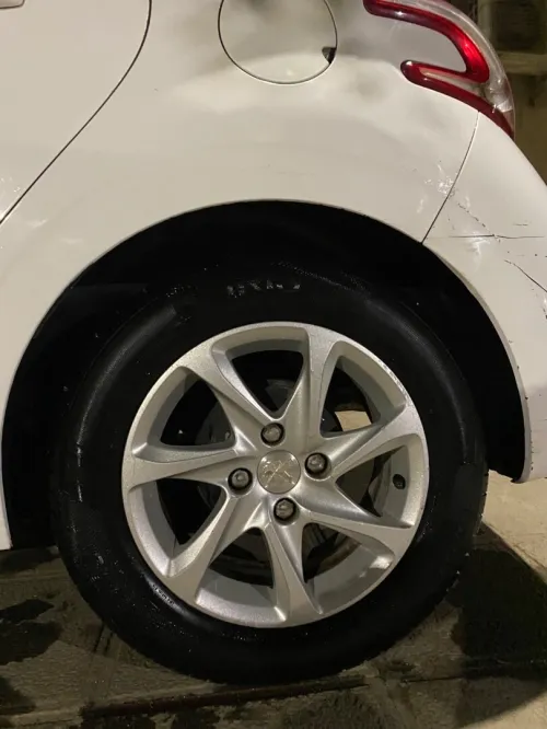 Peugeot 208 2015 Allure