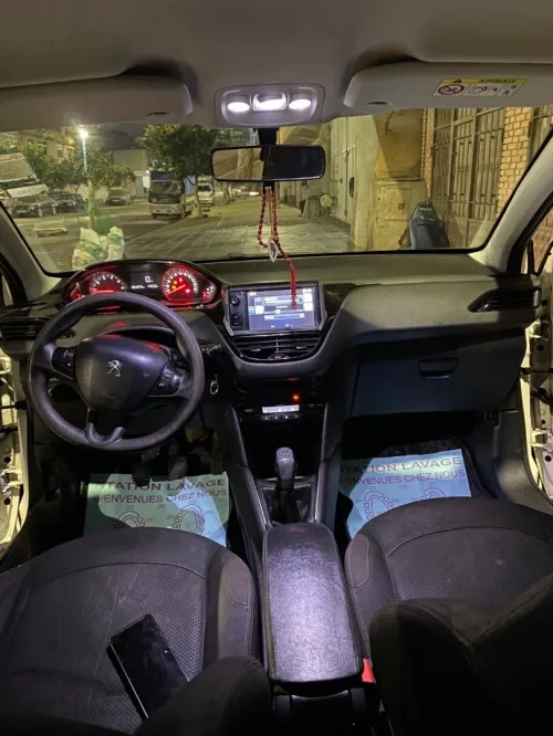 Peugeot 208 2015 Allure