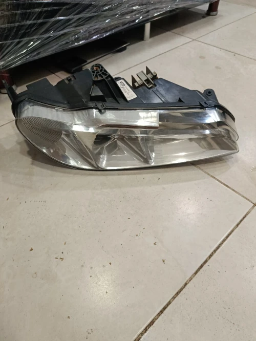 Phare Peugeot 406