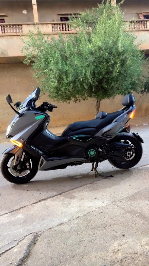 Yamaha T max 530 2016